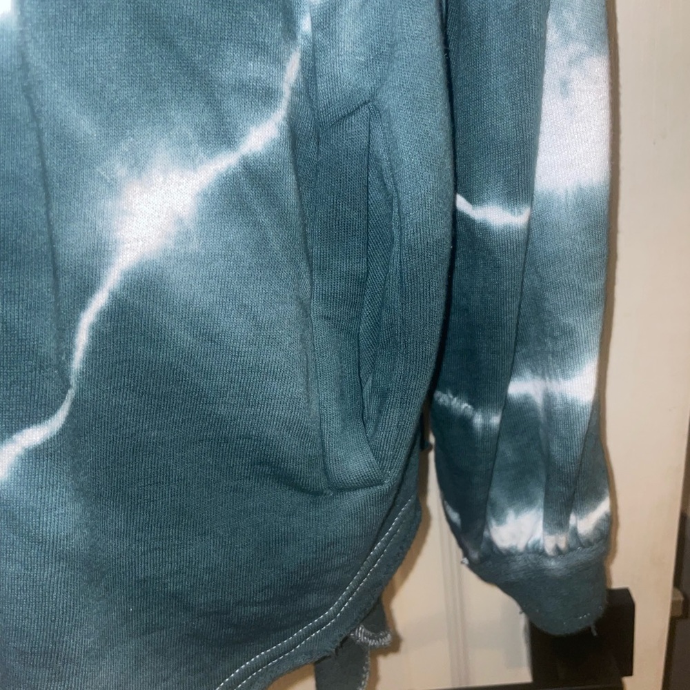 Vici Tie-Dye Button Down - Picture 4 of 7